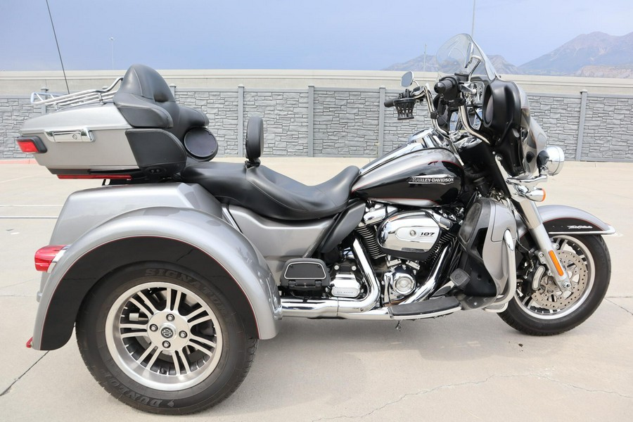 2017 Harley-Davidson Tri Glide Ultra FLHTCUTG