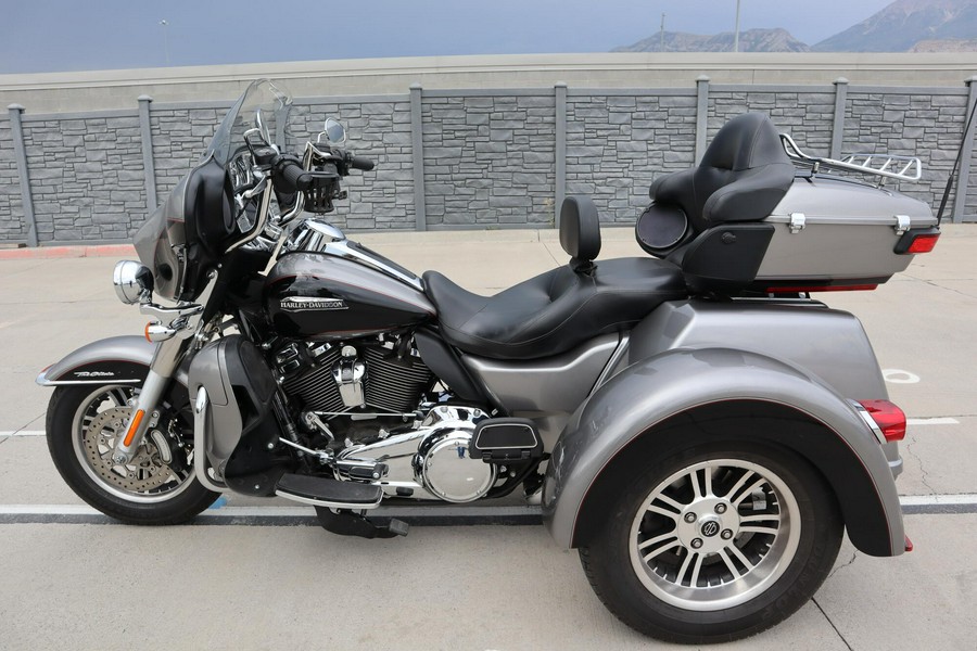 2017 Harley-Davidson Tri Glide Ultra FLHTCUTG