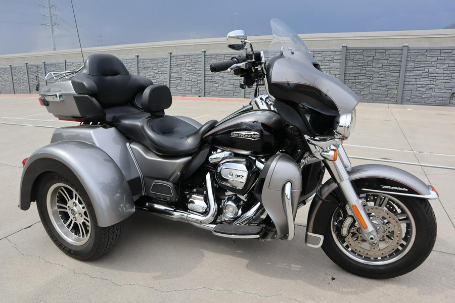 2017 Harley-Davidson Tri Glide Ultra FLHTCUTG