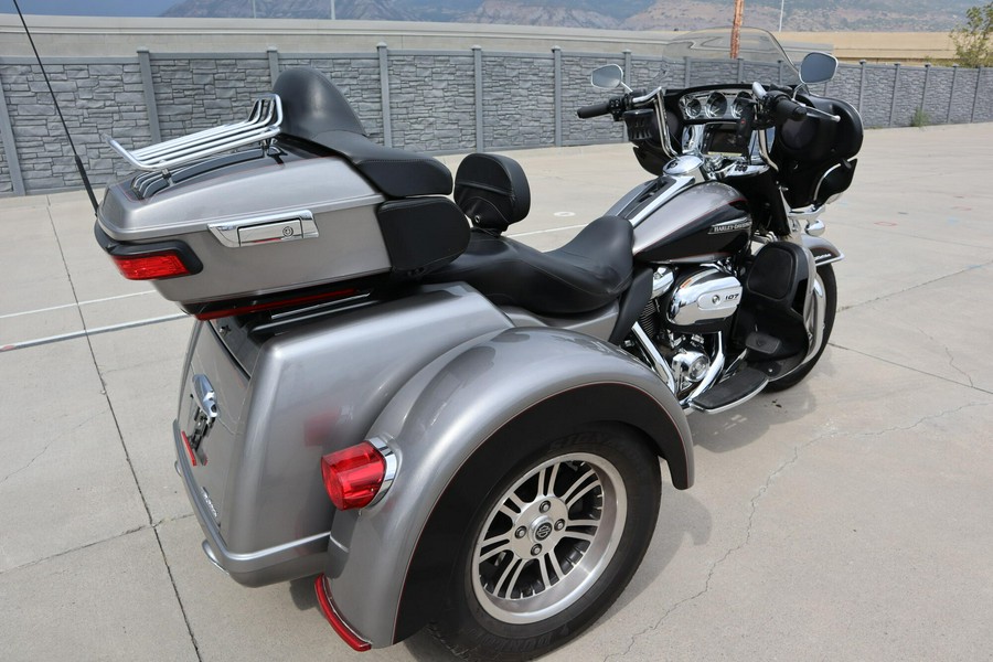 2017 Harley-Davidson Tri Glide Ultra FLHTCUTG