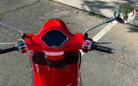 2027 Vespa Primavera 150 Red
