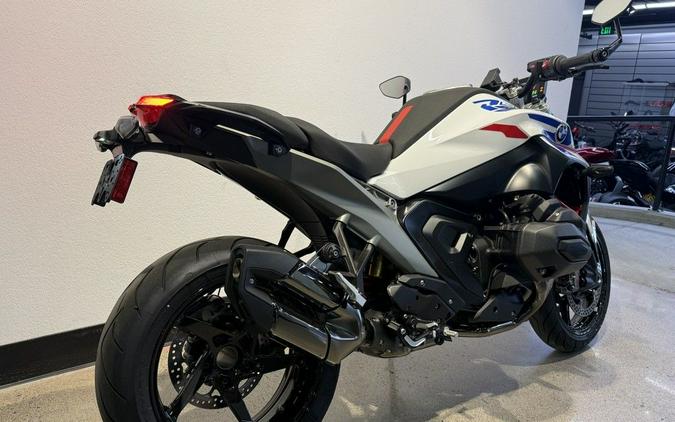 2026 BMW R 1300 R Performance
