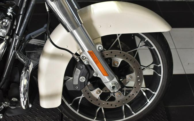 2022 Harley-Davidson Street Glide Special White Sand Pearl - Black Finish FLHXS