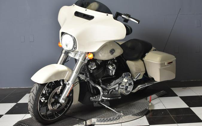2022 Harley-Davidson Street Glide Special White Sand Pearl - Black Finish FLHXS