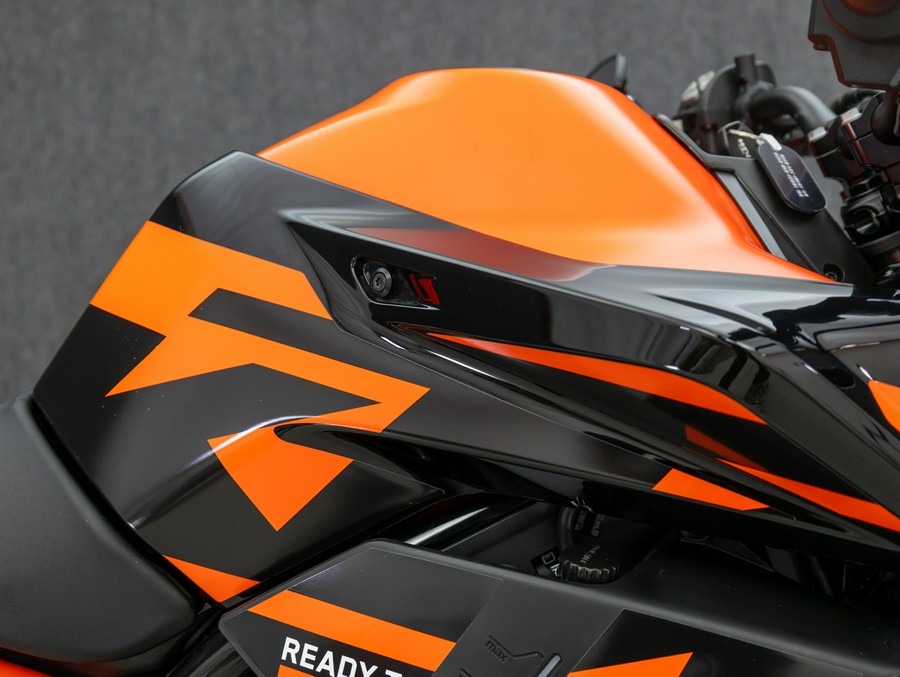 2022 KTM 890 DUKE GP W/ABS