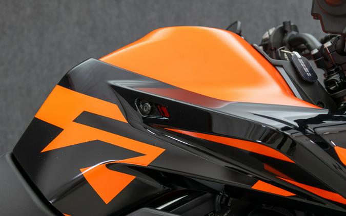 2022 KTM 890 DUKE GP W/ABS