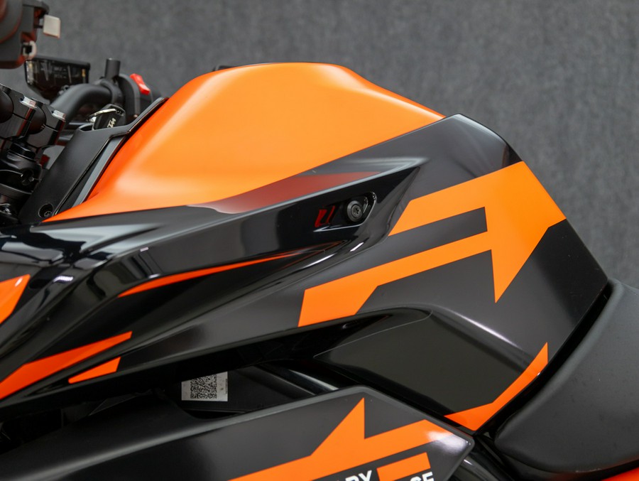 2022 KTM 890 DUKE GP W/ABS