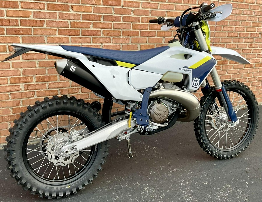 2025 Husqvarna TE 300
