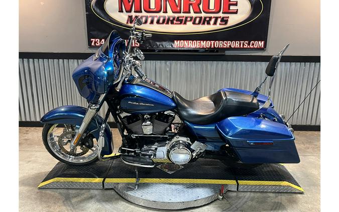 2014 Harley-Davidson® FLHX