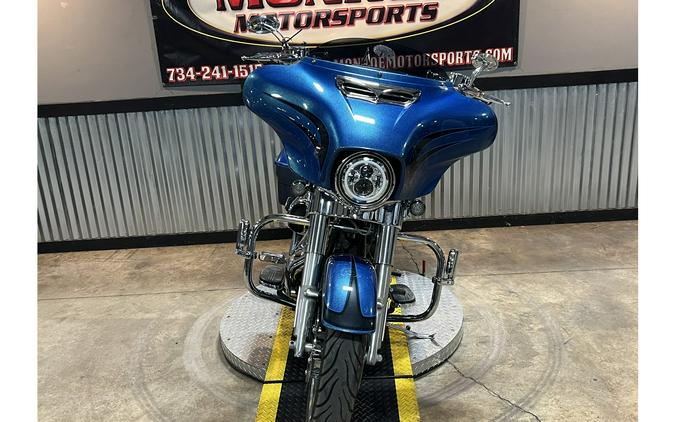 2014 Harley-Davidson® FLHX