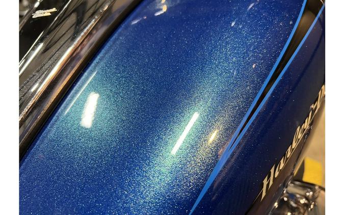 2014 Harley-Davidson® FLHX