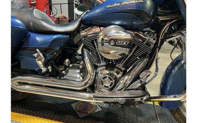 2014 Harley-Davidson® FLHX