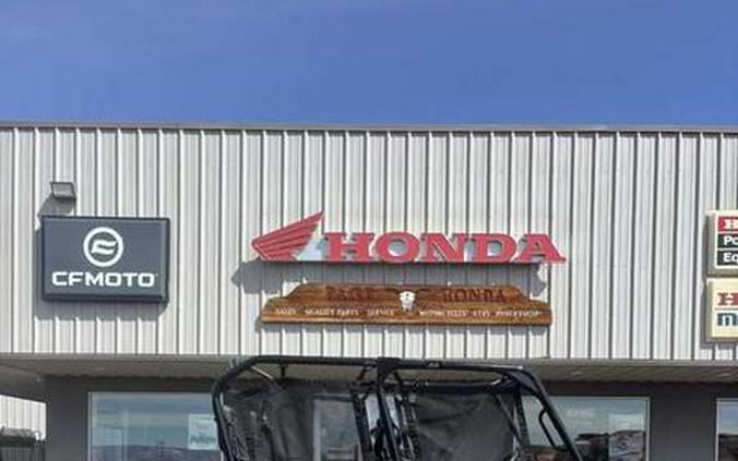 2025 Honda® Pioneer 1000-6 Deluxe Crew
