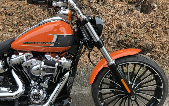 2023 Harley-Davidson® Breakout™ Baja Orange