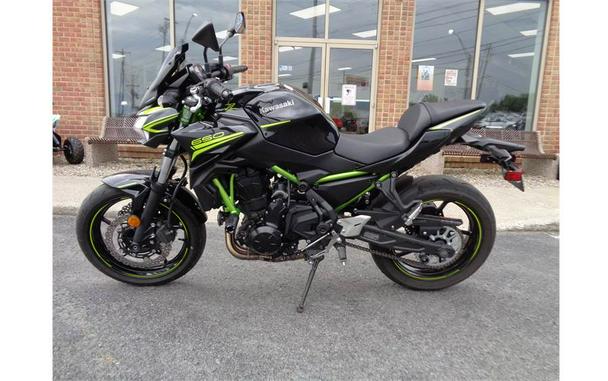 2020 Kawasaki Z650 Review (11 Fast Facts – Urban + Sport Motorcycle)