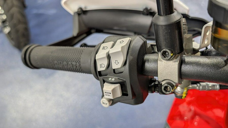 2025 Ducati Hypermotard 950 SP Special Livery