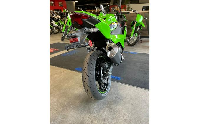 2025 Kawasaki Ninja® 500 KRT Edition SE ABS