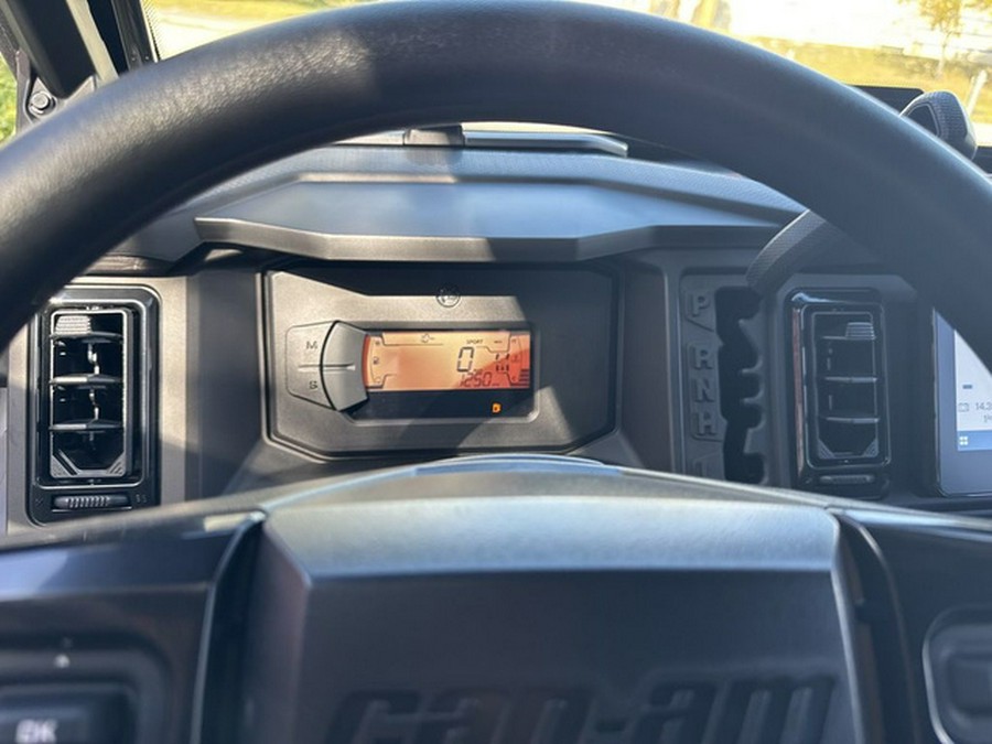 2026 Can-Am Defender MAX LONE STAR CAB HD11