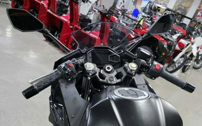 2026 Kawasaki Ninja 500 Metallic Flat Spark Black