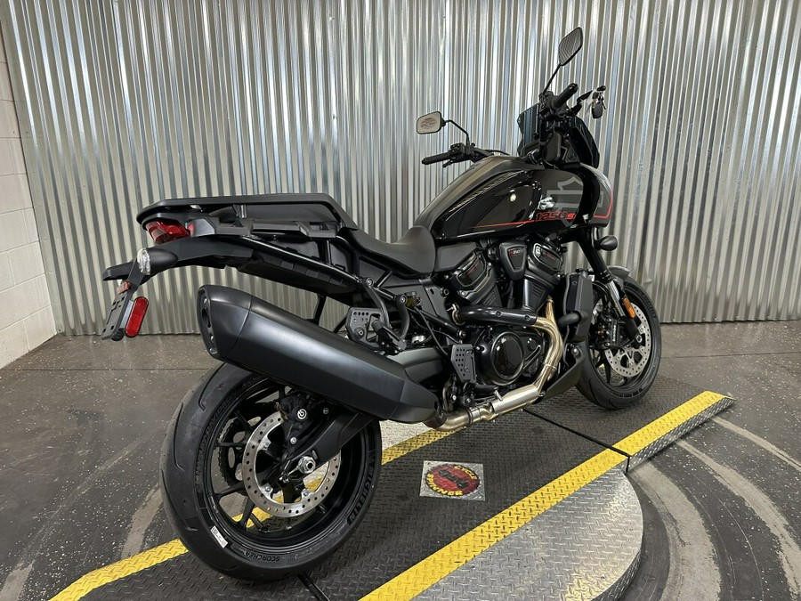 2025 Harley-Davidson Pan America 1250 ST Vivid Black
