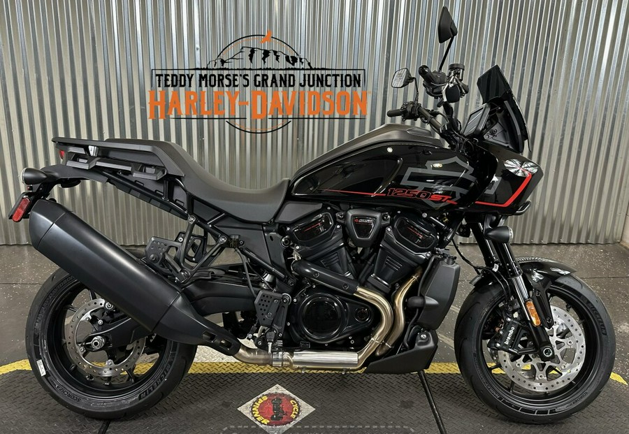 2025 Harley-Davidson Pan America 1250 ST Vivid Black