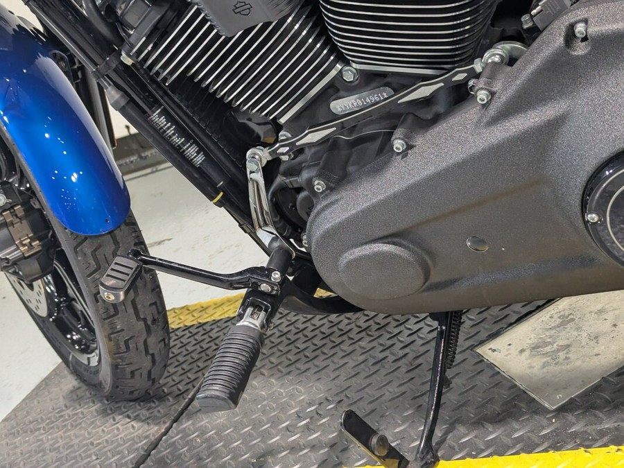 2024 Harley-Davidson® Street Bob® 114 Blue Burst