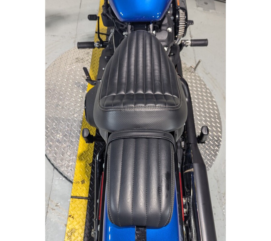 2024 Harley-Davidson® Street Bob® 114 Blue Burst
