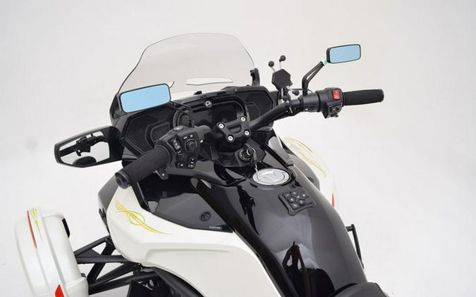 2023 Can-Am Spyder F3 Limited Dark Wheels