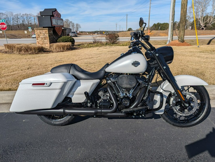 2024 Harley-Davidson Road King Special White Onyx Pearl