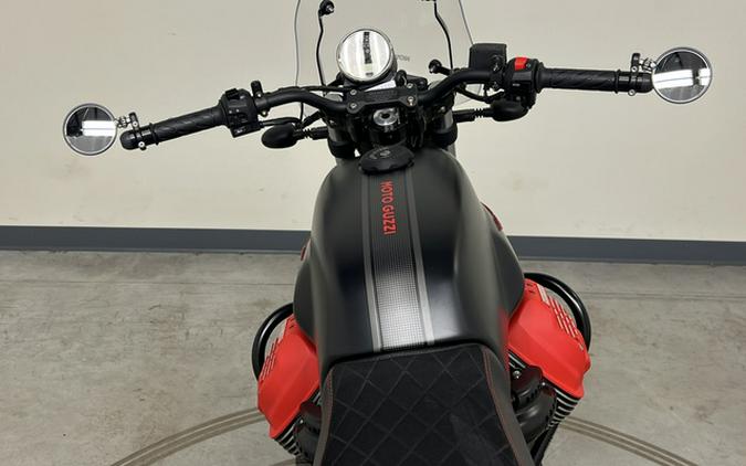 2018 Moto Guzzi V7 III Carbon Dark