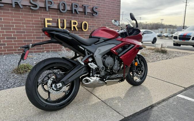 2025 Triumph Daytona 660 Carnival Red / Sapphire Black