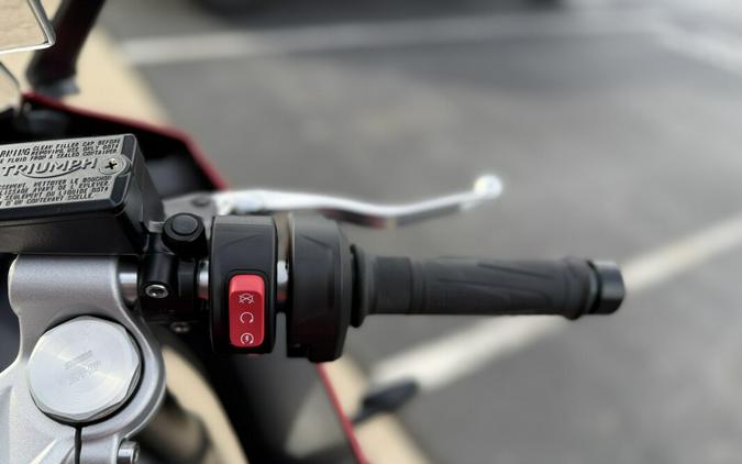 2025 Triumph Daytona 660 Carnival Red / Sapphire Black