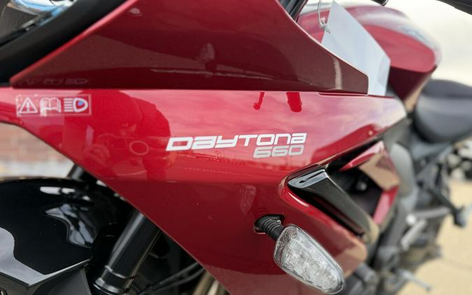 2025 Triumph Daytona 660 Carnival Red / Sapphire Black