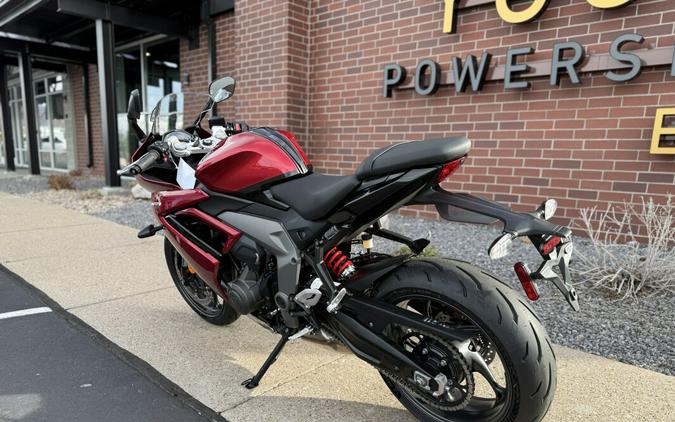 2025 Triumph Daytona 660 Carnival Red / Sapphire Black