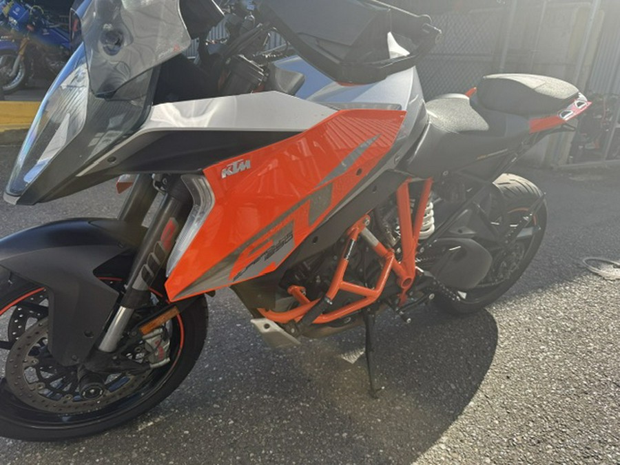 2017 KTM 1290 SUPER DUKE GT