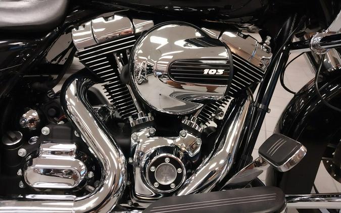 FLTRXS 2015 Road Glide® Special