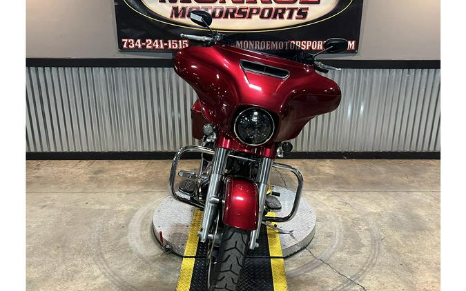 2016 Harley-Davidson® FLHXS