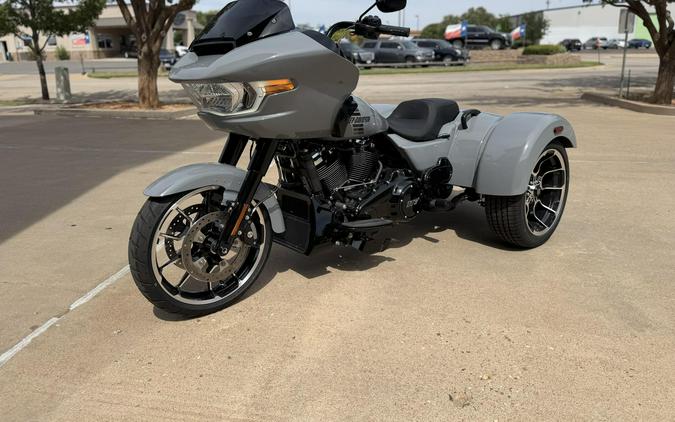 2026 Harley-Davidson® Road Glide 3 Dark Billiard Gray