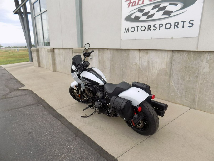 2024 Indian Motorcycle® Sport Chief Ghost White Metallic Smoke