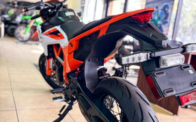 2026 KTM SMC 390 R