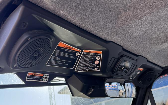 2023 Can-Am Defender Limited HD10