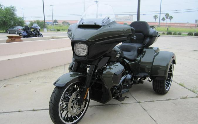 2026 Harley-Davidson Street Glide 3 Limited OLIV STL MTL/BLK W/ PINSTRI