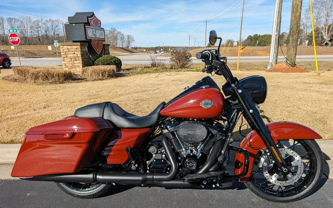 2024 Harley-Davidson Road King Special Red Rock