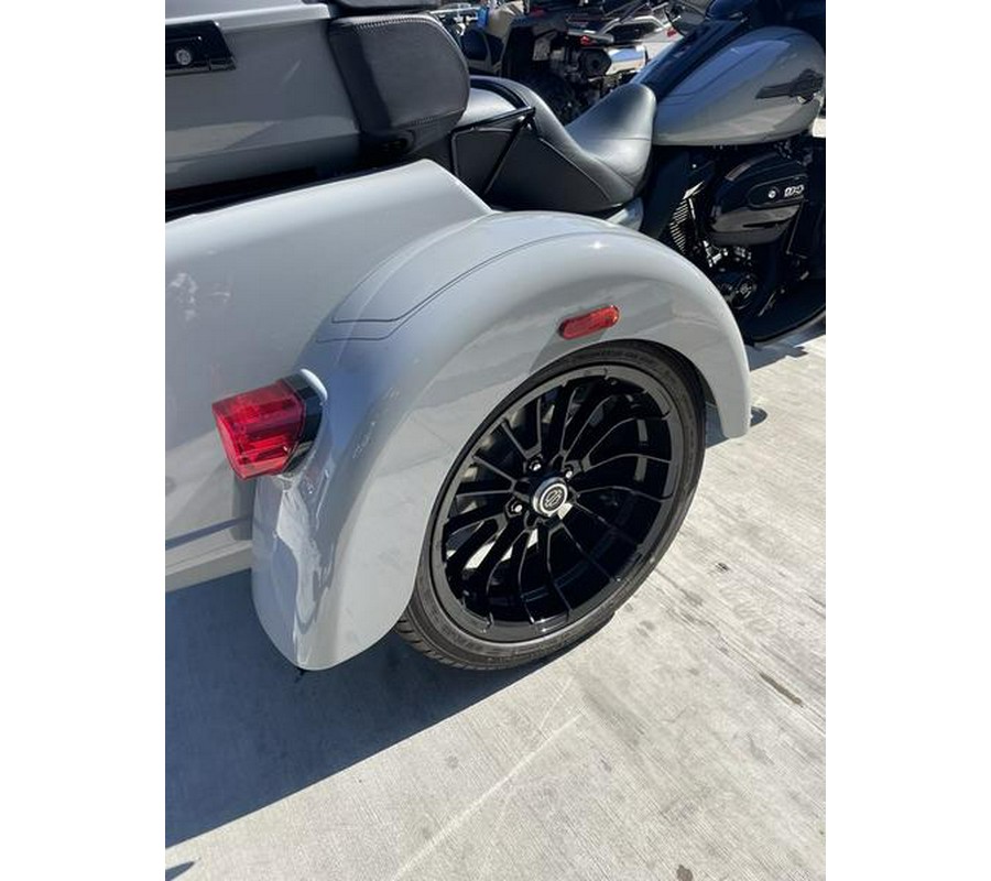 2025 Harley-Davidson® FLHTCUTG - Tri Glide® Ultra