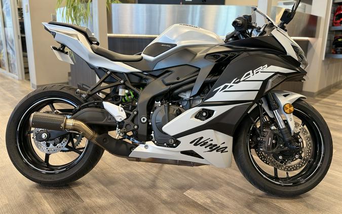 2025 Kawasaki NINJA® ZX™-4RR ABS