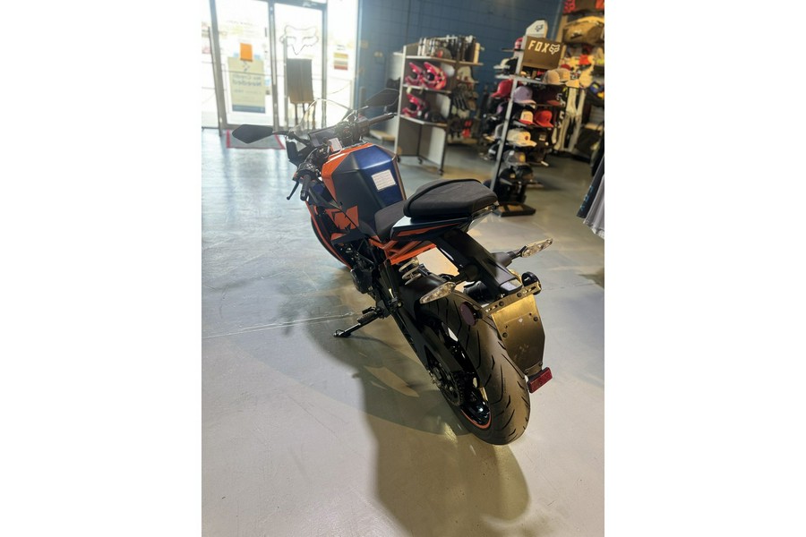 2023 KTM RC390