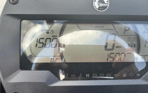 2026 Can-Am® Maverick Sport X rc 1000R