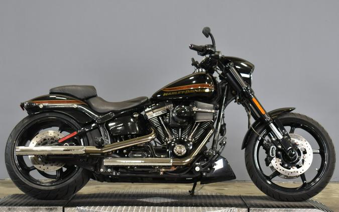 2016 Harley-Davidson CVO Pro Street Breakout