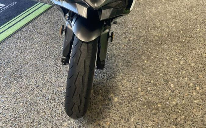 2024 Kawasaki Ninja® ZX™-6R Base