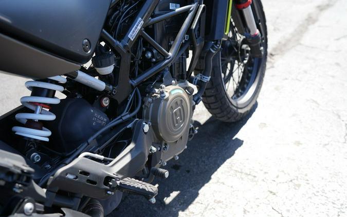 2023 Husqvarna® Svartpilen 401
